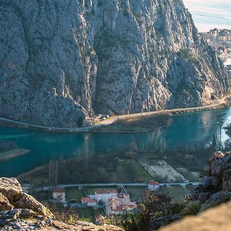 Apartments Anna Omiš Buitenkant foto