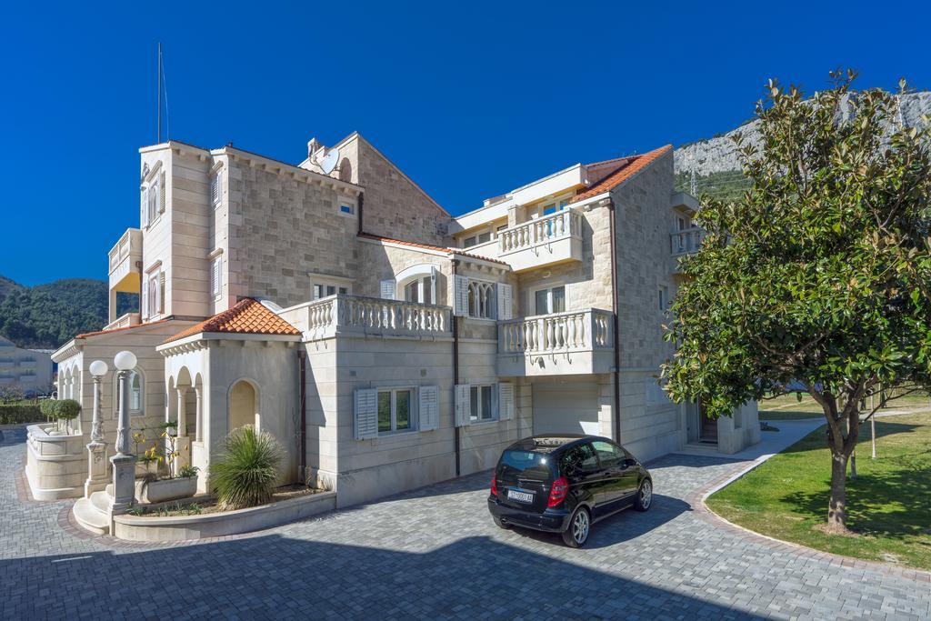 Apartments Anna Omiš Buitenkant foto
