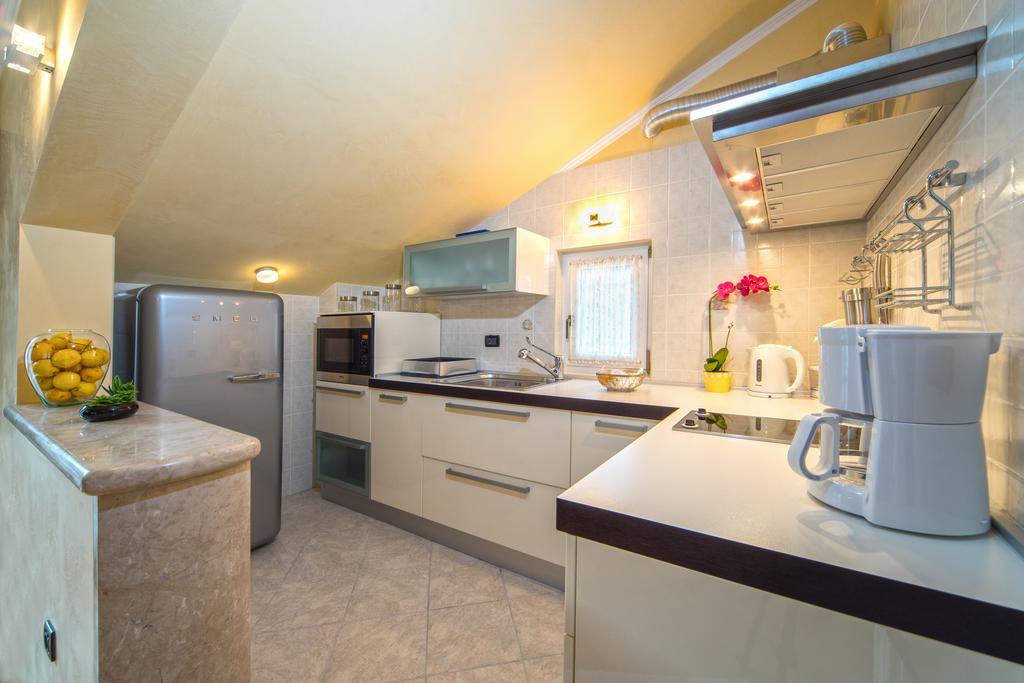 Apartments Anna Omiš Kamer foto